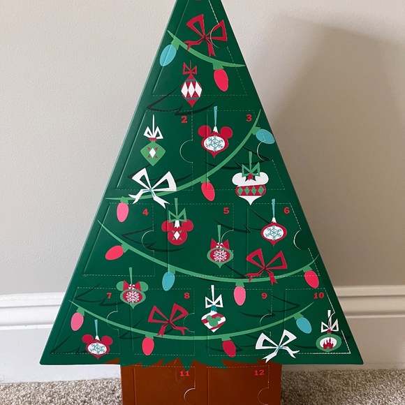 Disney Wishables Advent Calendar 12 Stuffed Animals Christmas Surprise Blind Box - Picture 3 of 4